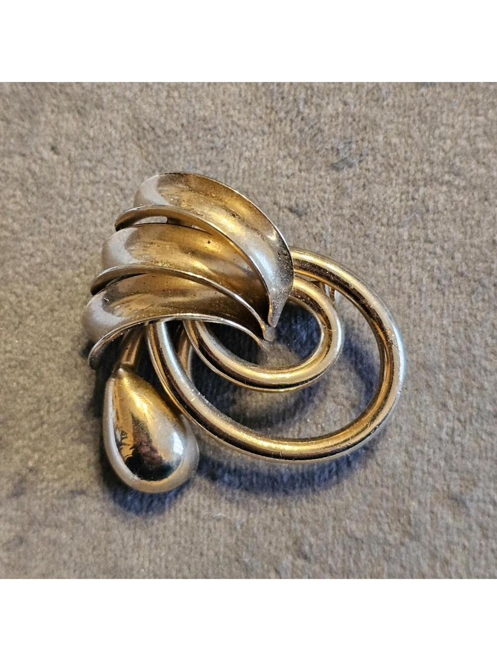 Vintage Gold Tone Brooch